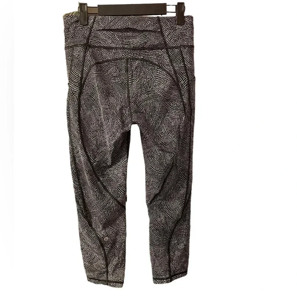 LULULEMON TIME TO SWEAT CROP LEGGINGS